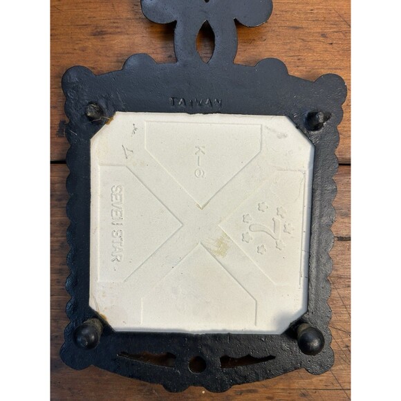 VTG Currier & Ives Cast Iron Trivets 1970s Autumn Cider Making & Old Homestead - Picture 8 of 10